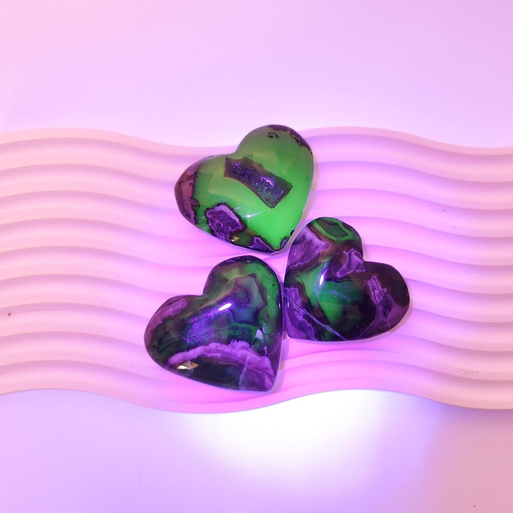 Volcano Agate Heart Crystal Carving UV reactive Protection Crystals